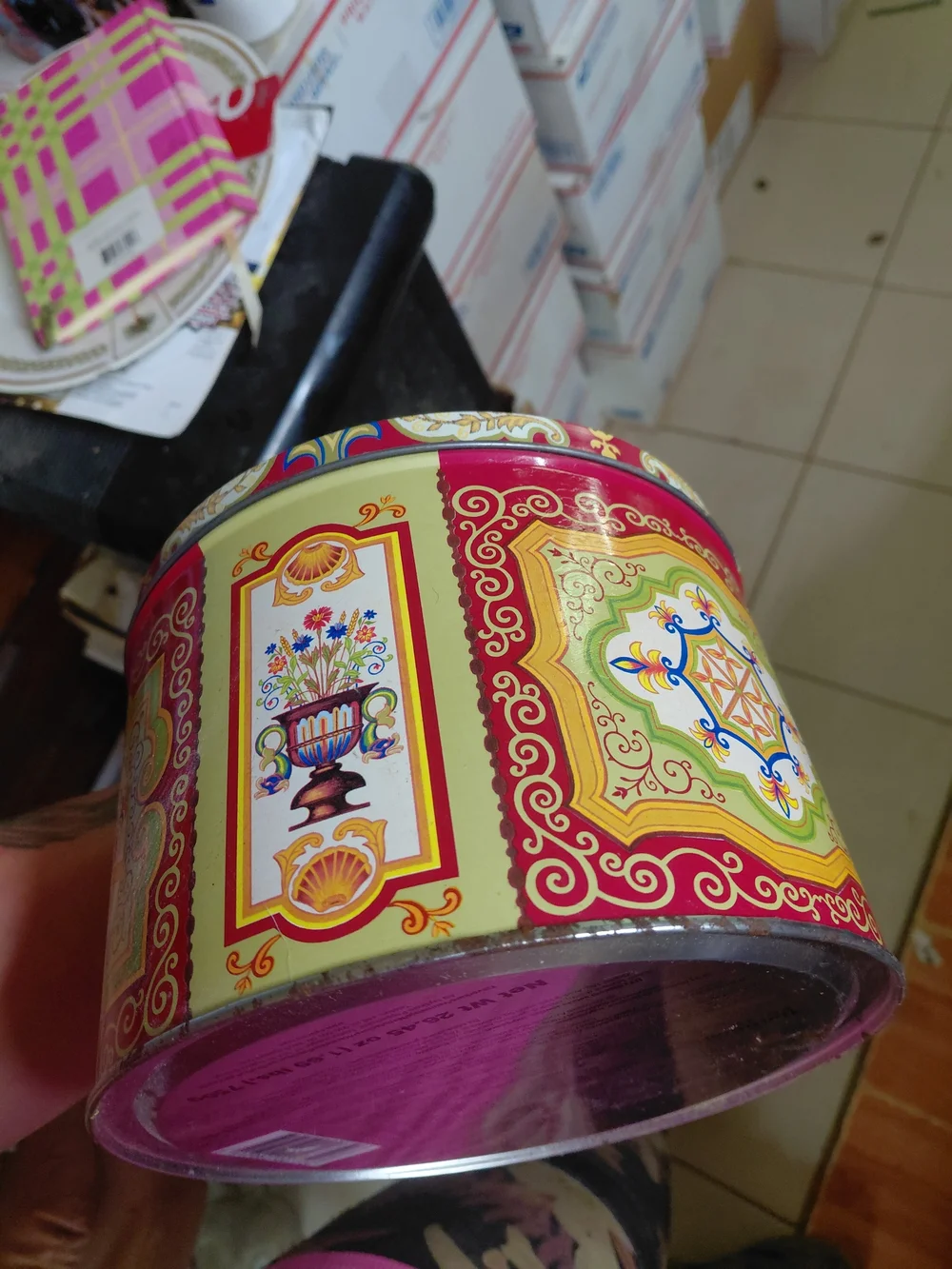 vintage Nyåkers Pepparkakor decorative tin. has some rust inside